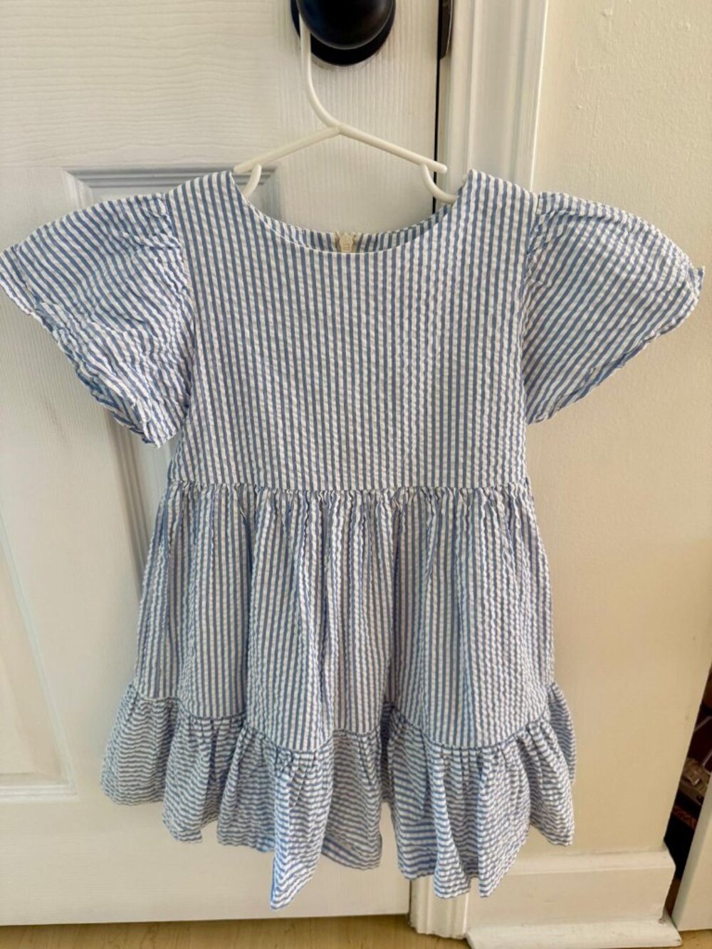 Mini Boden Blue & White Seersucker Flutter Sleeve Dress Girls 4-5Y 110cm